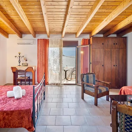 Holiday home Deluca Traditional Stone House *