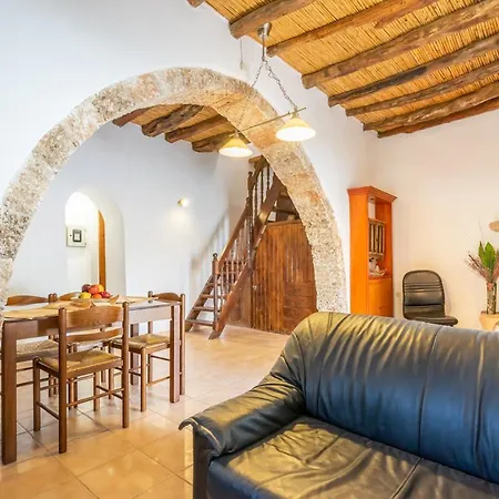 Deluca Traditional Stone House Casa vacanze *