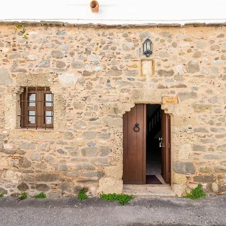 Hébergement de vacances Deluca Traditional Stone House *